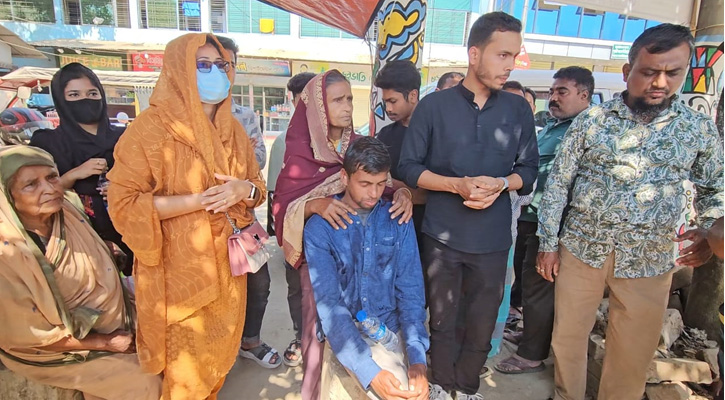 ফেসবুকে ভিডিও দেখে ‘হারিয়ে যাওয়া’ ছেলেকে ফিরে পেল পরিবার